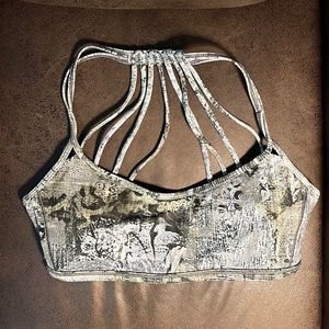 Lululemon sports bra